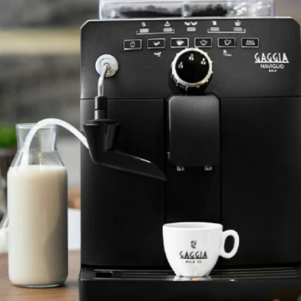 Macchina da caffè automatica Naviglio Milk RI8749/01 