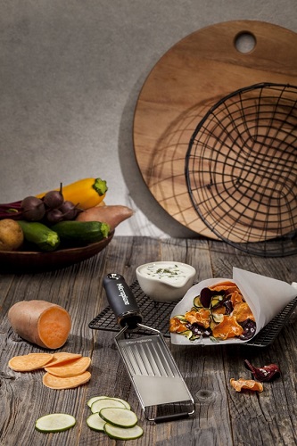 Grattugia mandolina nera