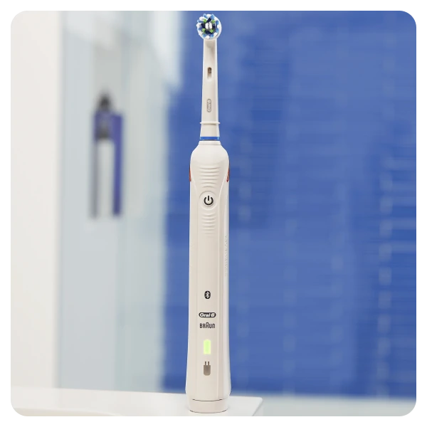 Spazzolino elettrico Oral-B Smart 4 4100S Bianco con 2 Testine