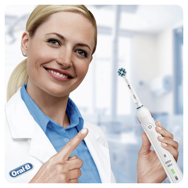 Spazzolino elettrico Oral-B Smart 4 4100S Bianco con 2 Testine