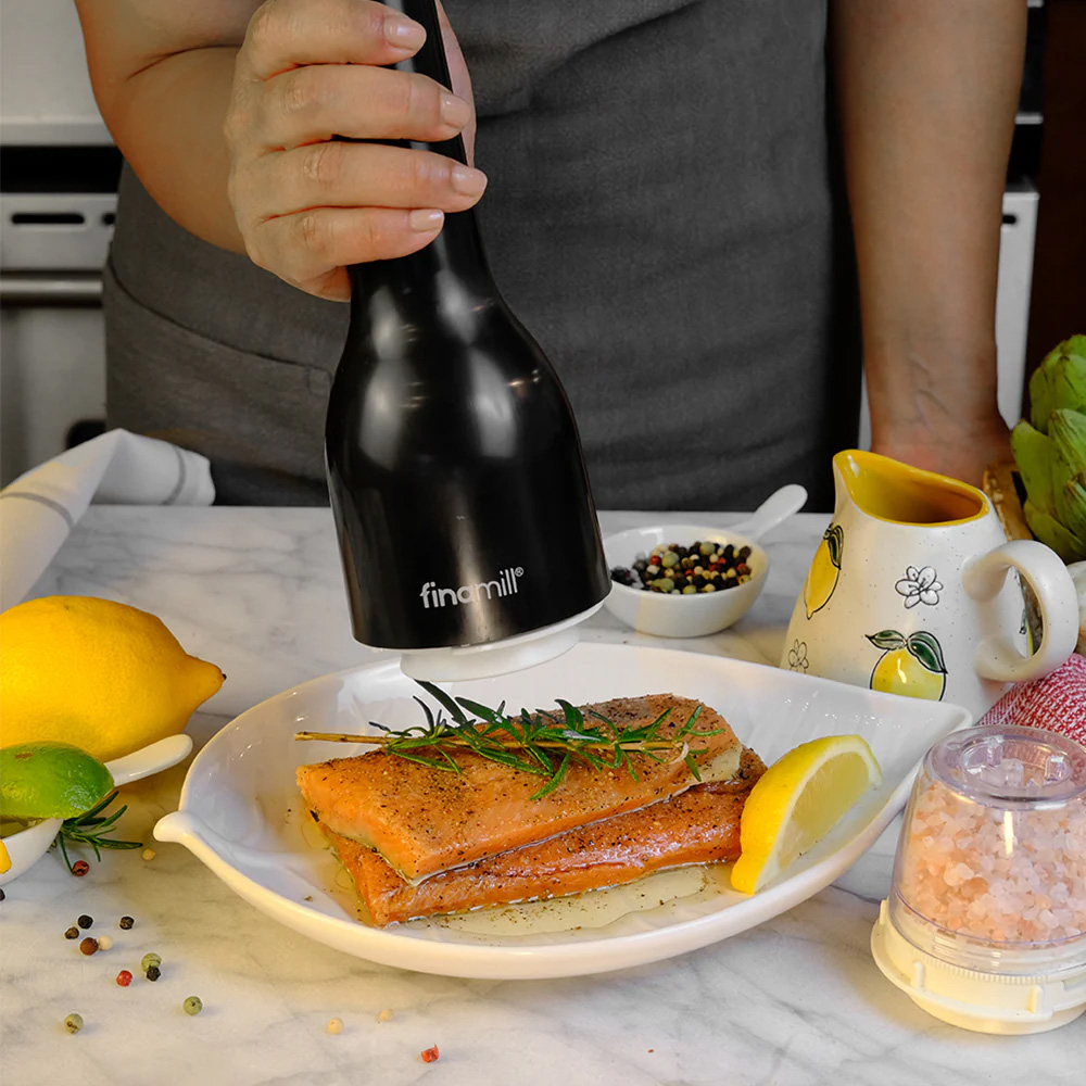 Macina spezie elettrico a batteria Finamill Midnight Black con 2 contenitori