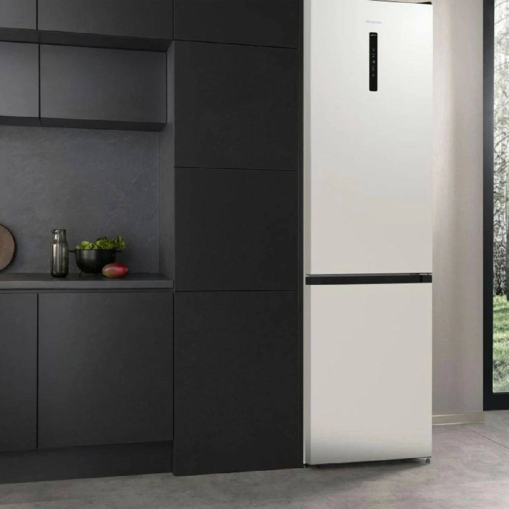 Frigorifero combinato Hisense TOTAL NOFROST 331LT E 60CM CREMA RB434N4CRE