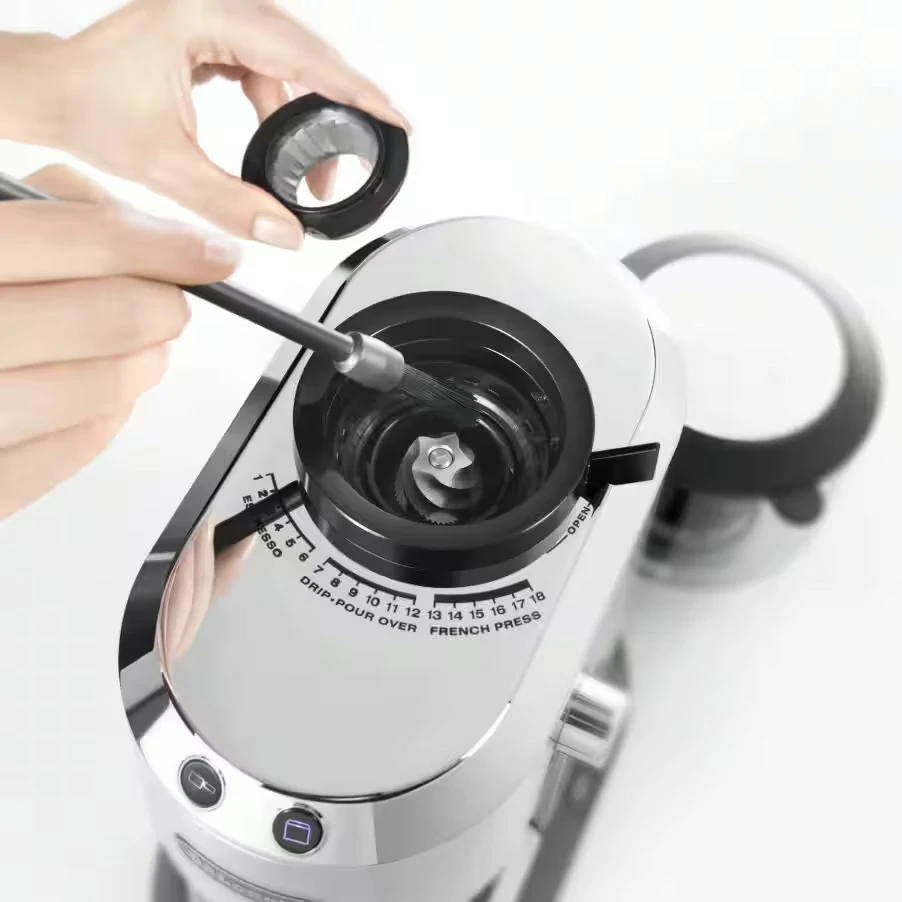 Macinacaffè elettronico De Longhi Dedica KG520.M metallo