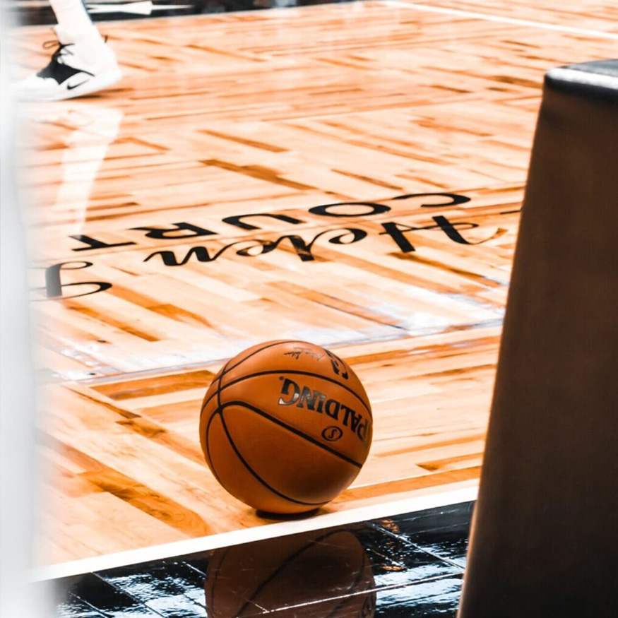 Sistema spolveratura per pavimentazione sportiva